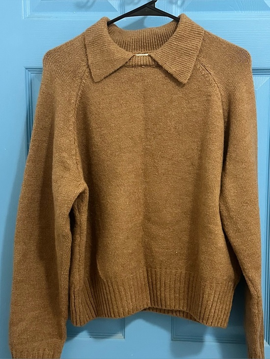 H&M Sweaters - Women’s Brown Collar Sweater - Classic Knit Pullover